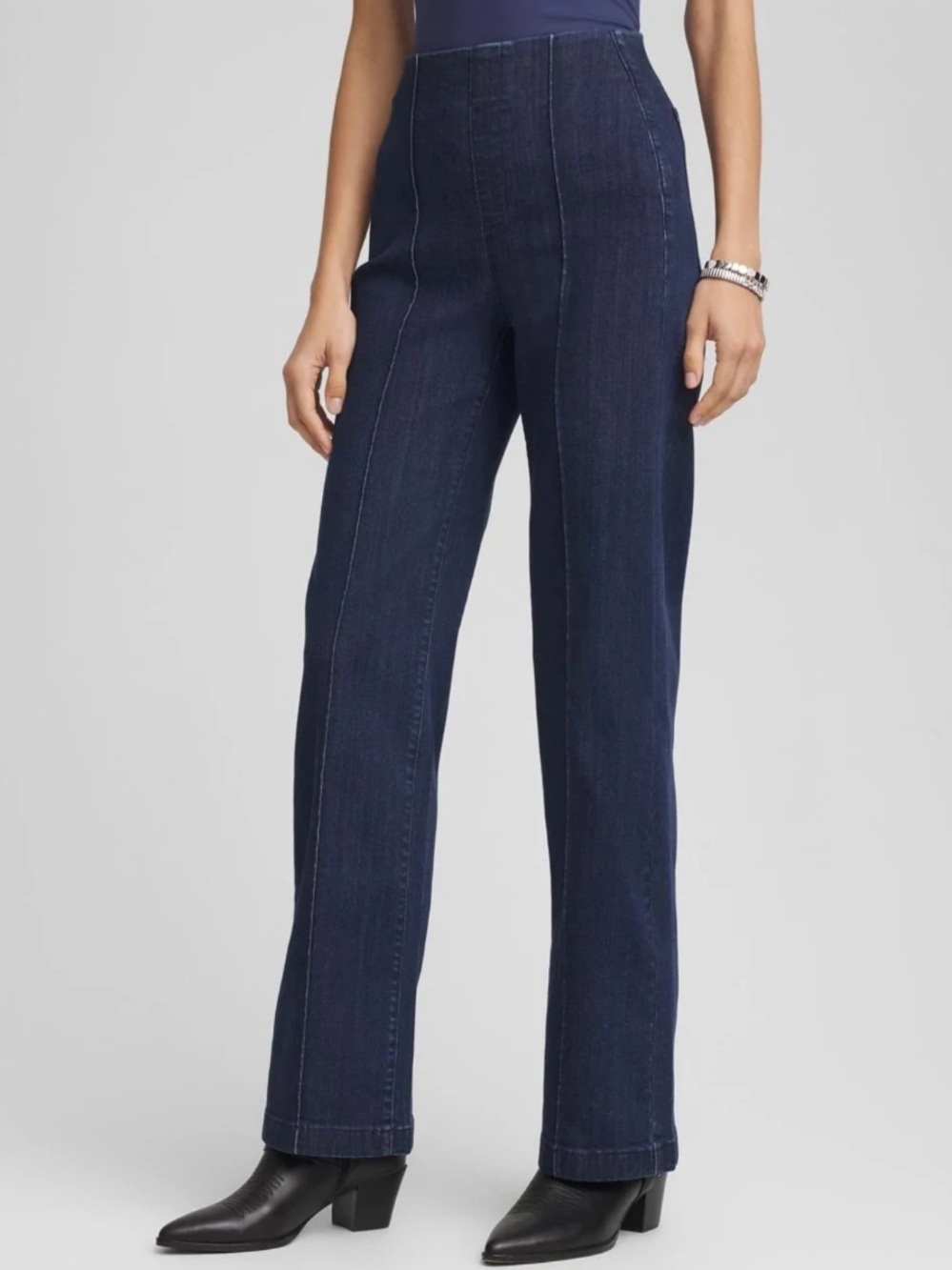 Chico’s Pull On Wide Leg Trouser Jeans Dark Blue Wash Pintuck Front Size 3 / 16